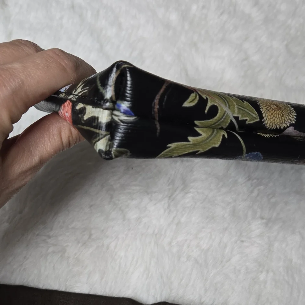 Gucci Black Floral Zip Pouch with Multicolor Blooms - Picture 4 of 6